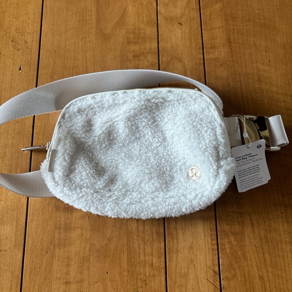 lululemon White Sherpa Everywhere Belt Bag with Gold Buckle